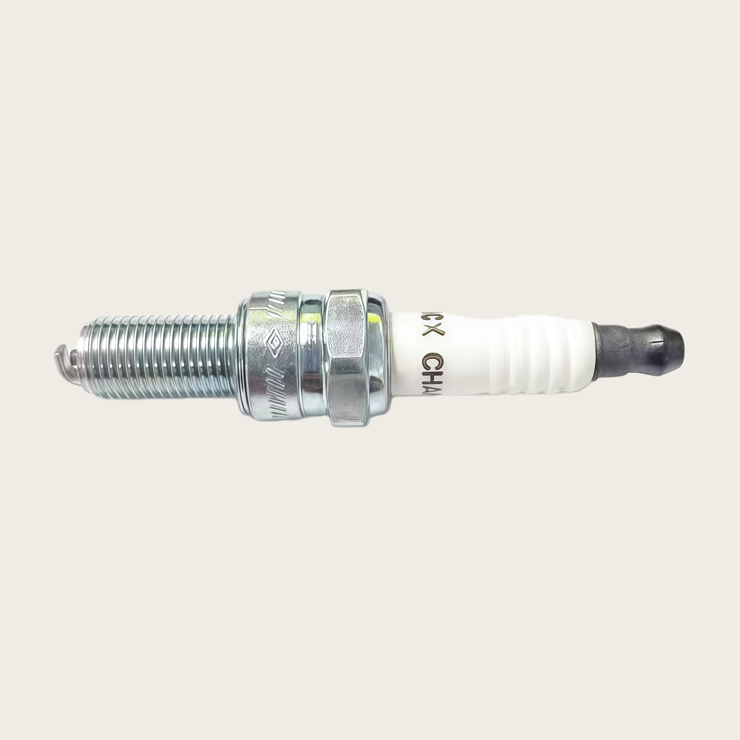 شمعة احتراق أصلية للدراجات الن - مراجعة Motorcycle Spark Plug وسعره
